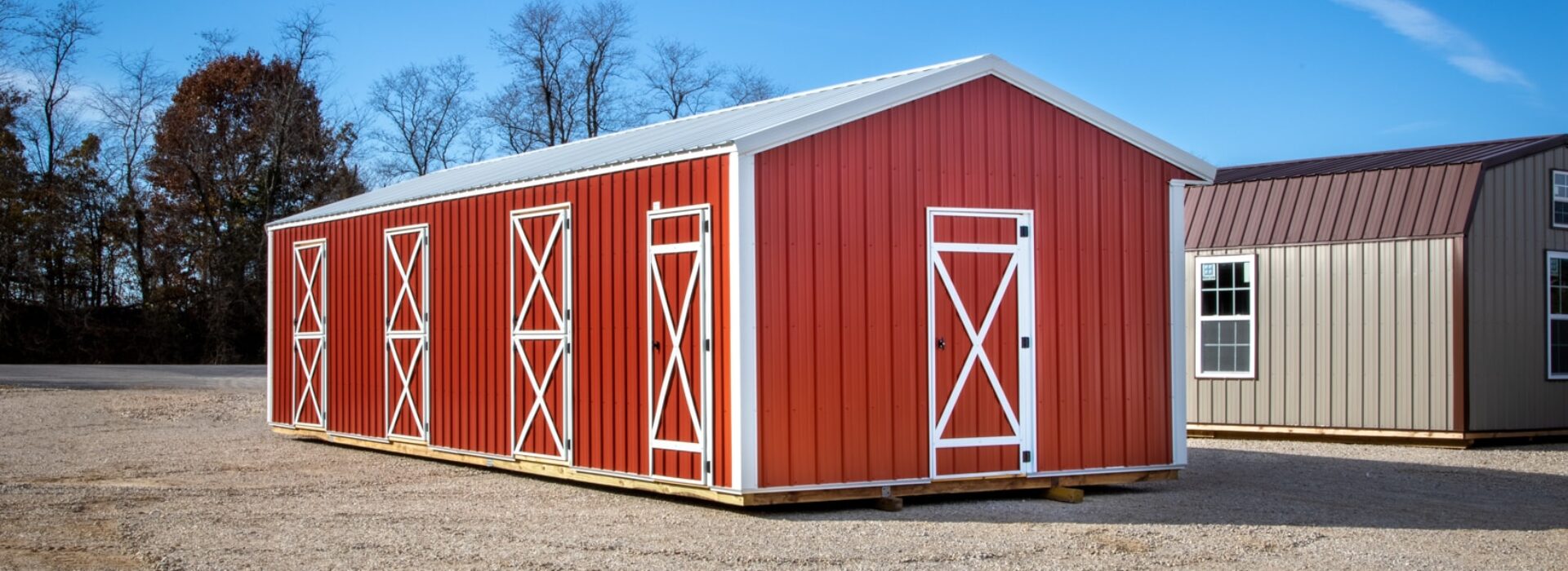 quality-horse-barn-with-metal-siding-in-ellsinore-mo