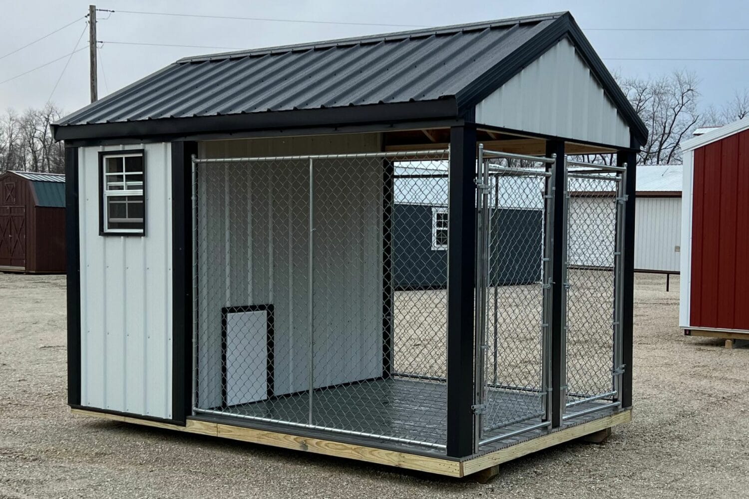 dog-kennel-with-run-in-kingdom-city-mo